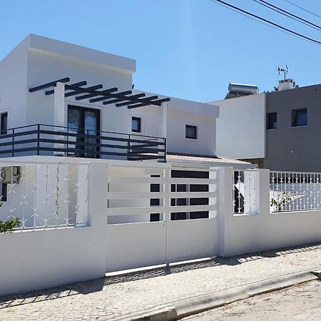 הוילה Aroeira House מראה חיצוני תמונה